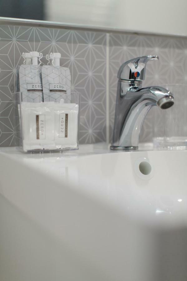 Le Petit Hyerois Apartment Hyères Екстериор снимка